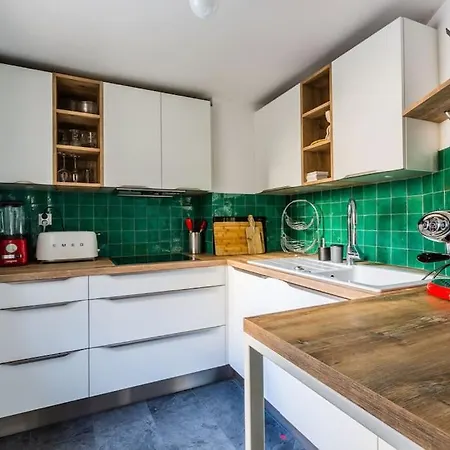 Comme Une Maison Au Coeur Des Batignolles * Paris