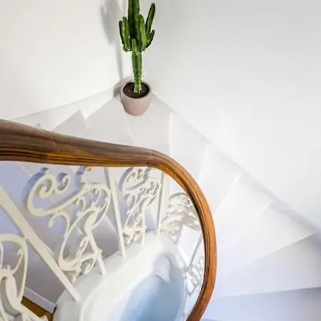 Comme Une Maison Au Coeur Des Batignolles