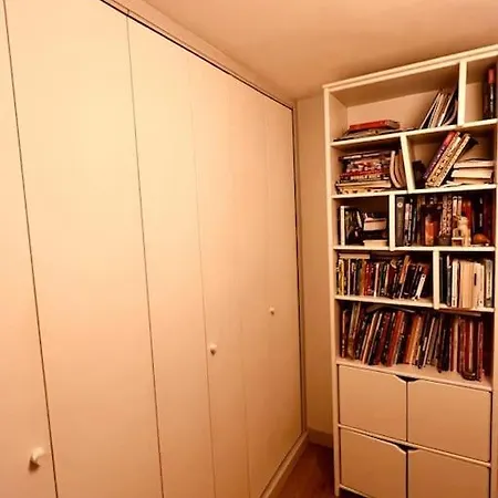 Comme Une Maison Au Coeur Des Batignolles *