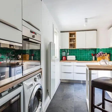 Comme Une Maison Au Coeur Des Batignolles